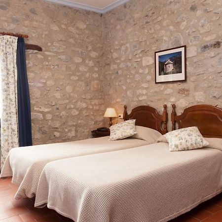 Hostal De La Rovira Oix Extérieur photo