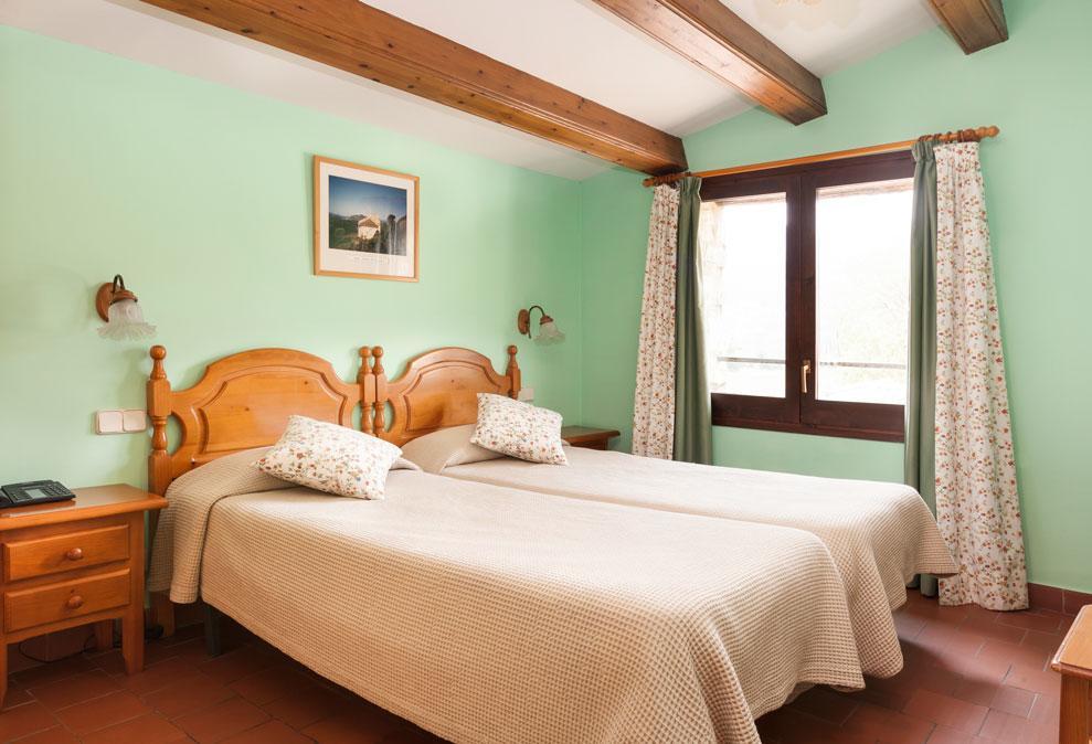 Hostal De La Rovira Oix Extérieur photo