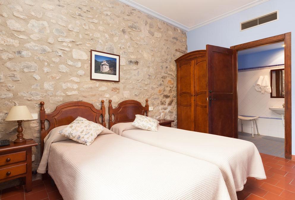 Hostal De La Rovira Oix Extérieur photo
