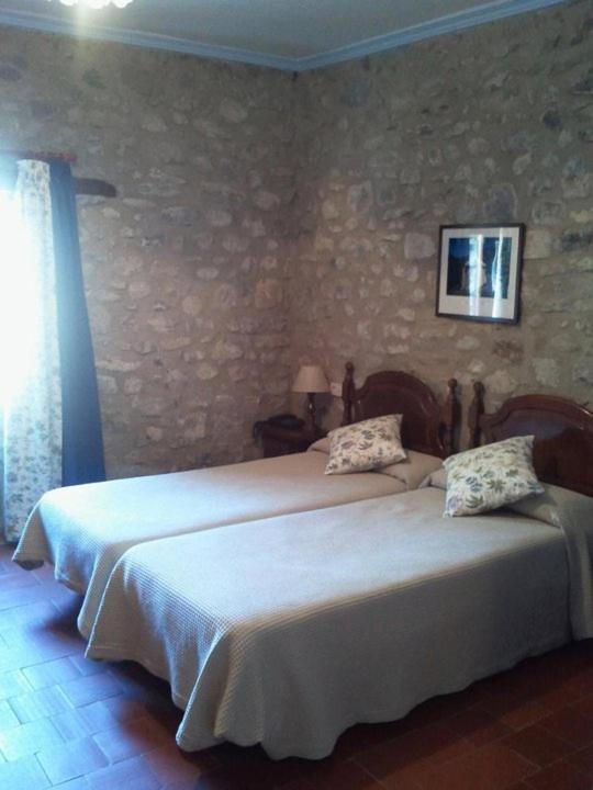 Hostal De La Rovira Oix Chambre photo
