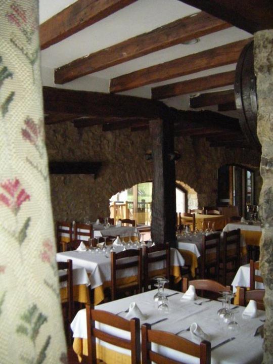 Hostal De La Rovira Oix Extérieur photo