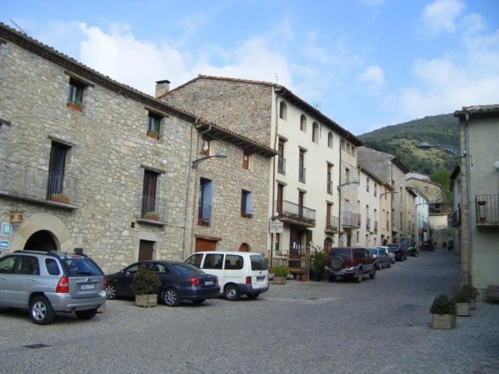 Hostal De La Rovira Oix Extérieur photo